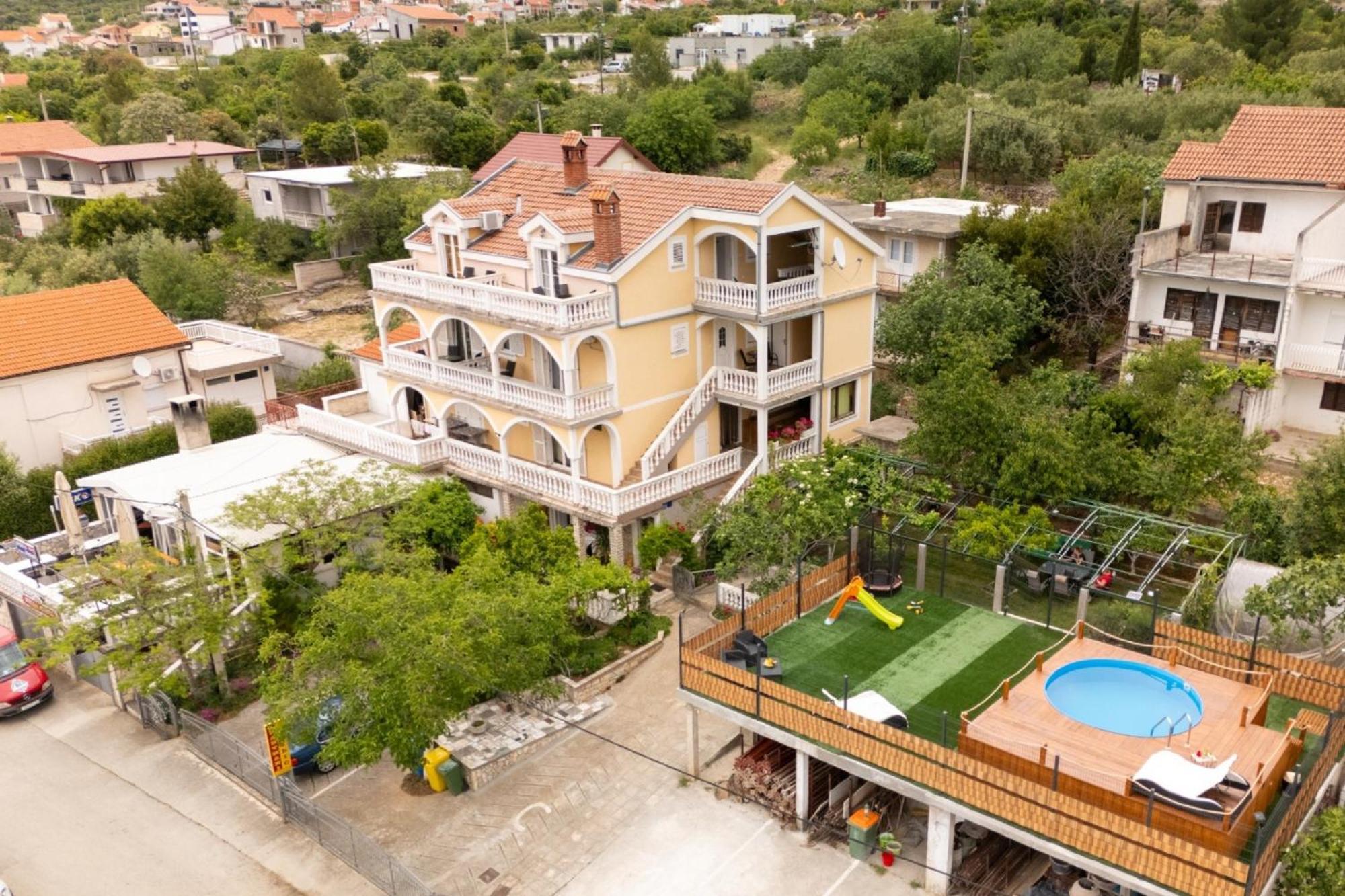 Apartments Milic Горни-Карин Экстерьер фото
