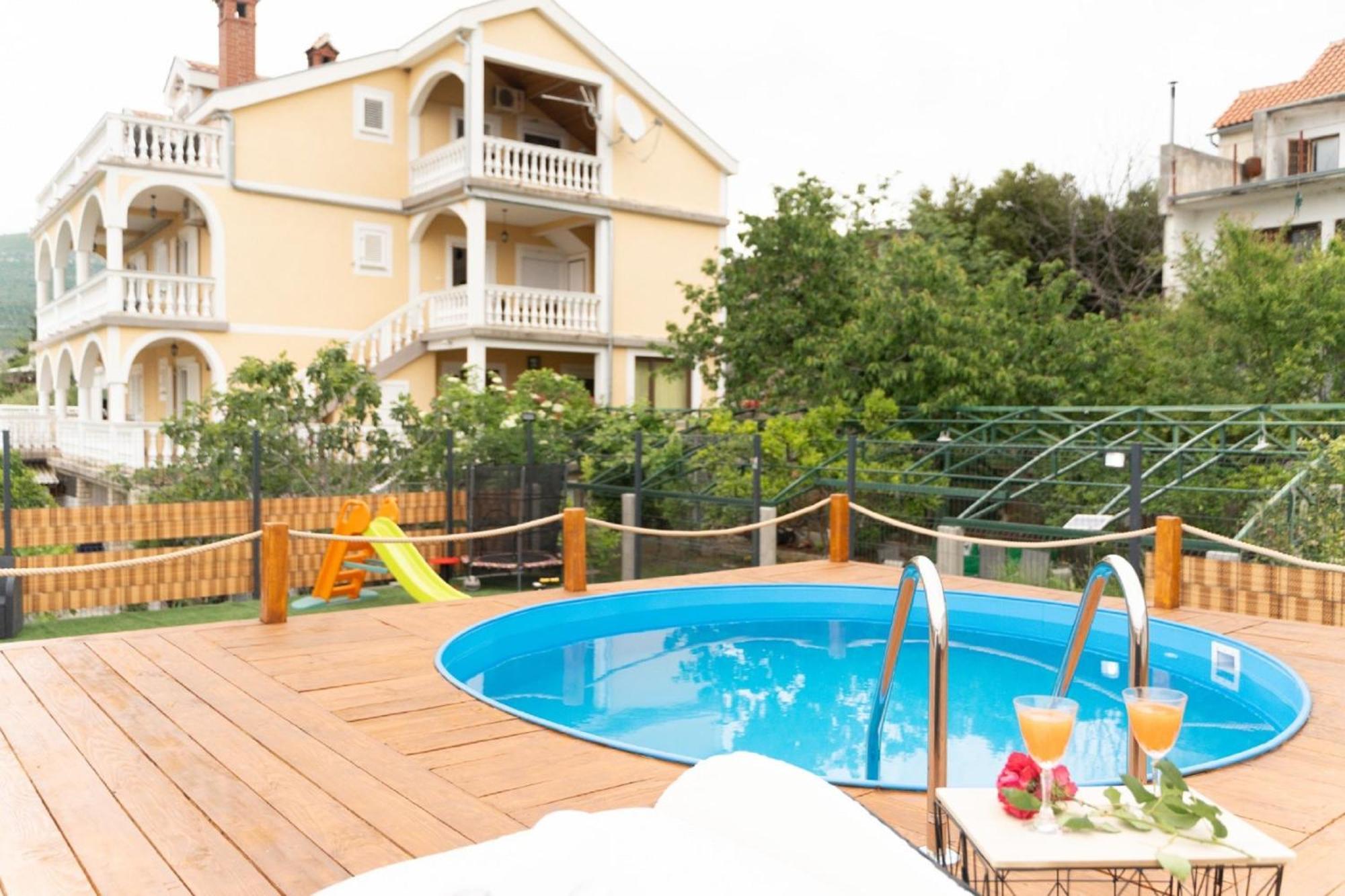 Apartments Milic Горни-Карин Экстерьер фото