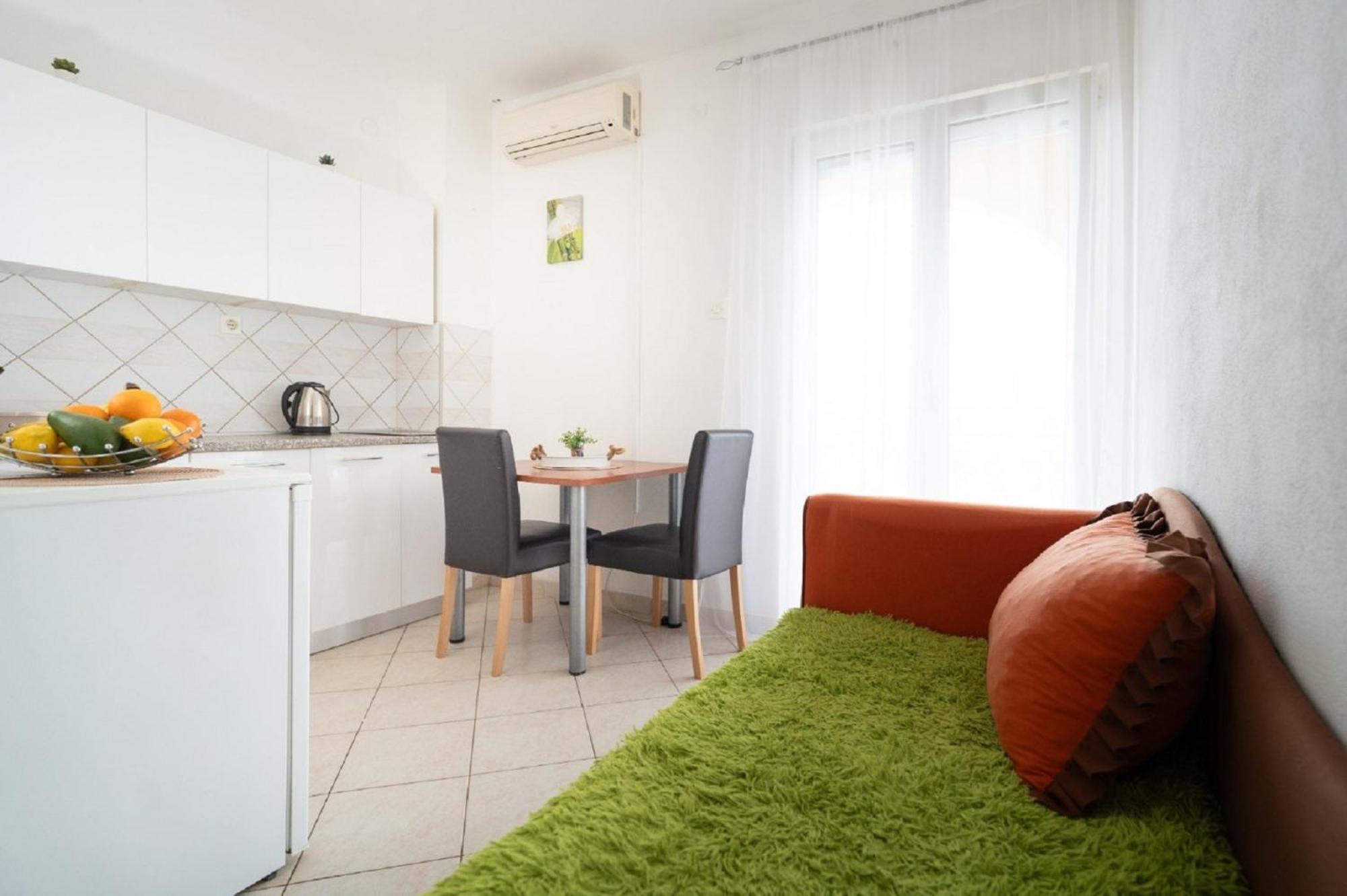 Apartments Milic Горни-Карин Экстерьер фото